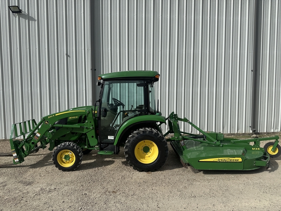2022 John Deere 3046R